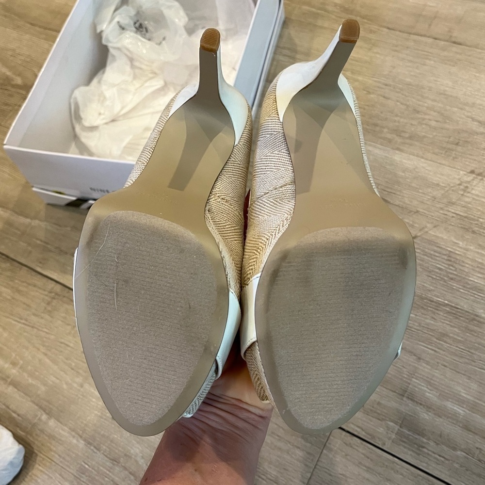 NIB Nine West Catchmeo Tan and White Peep Toe stiletto heels 7.5 - Picture 10 of 16